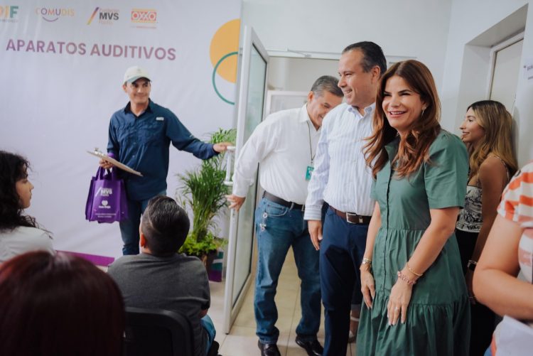 Apoyan Toño Astiazarán y Patty Ruibal con dispositivos auditivos en colaboración con empresas