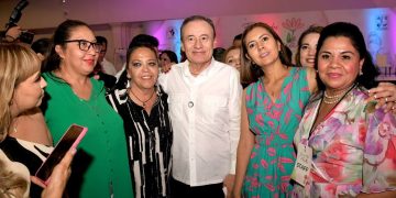 Gobernador Durazo reconoce labor de 3 mil madres trabajadoras al servicio del Gobierno de Sonora