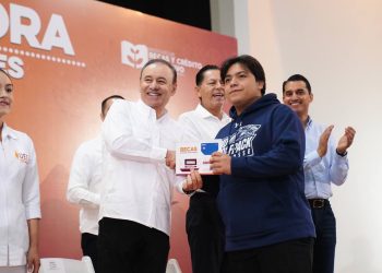 Gobernador Durazo transforma la educación en Sonora con más de 450 mil becas a estudiantes
