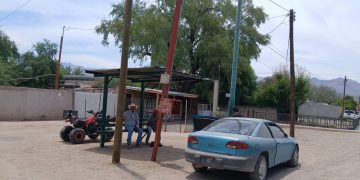 Así se mueve la vida entre pueblos, el transporte que conecta comunidades en la Sierra de Sonora.