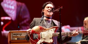 Hace vibrar Caifanes el Foro Rosales con el rock mexicano ante 60 mil asistentes