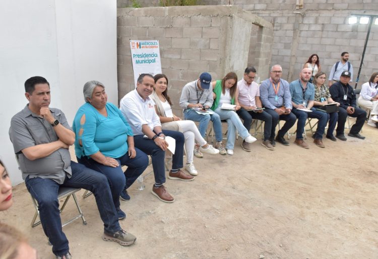 Acerca Toño Astiazarán servicios del Gobierno Municipal a vecinas y vecinos del Altares