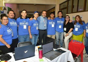 Integra Toño Astiazarán a jóvenes en Hackathon 2025 para modernizar Hermosillo con innovación