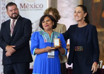 Sheinbaum anuncia incremento salarial del 9% retroactivo a enero y del 1% adicional a partir de septiembre a las Maestras y Maestros de México