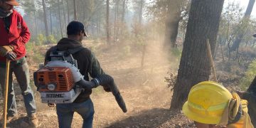 Avanza control de incendio forestal en Nácori Chico