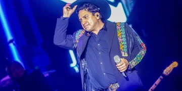 Retira EU visa de trabajo a Julión Álvarez; pospone concierto en Texas