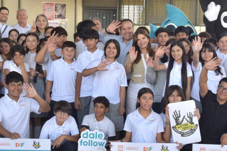 Apoyan Toño Astiazarán y Patty Ruibal a jóvenes con el programa Advertencia para prevenir adicciones