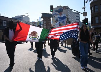 Juez ordena a Trump devolver el control de la Guardia Nacional a California