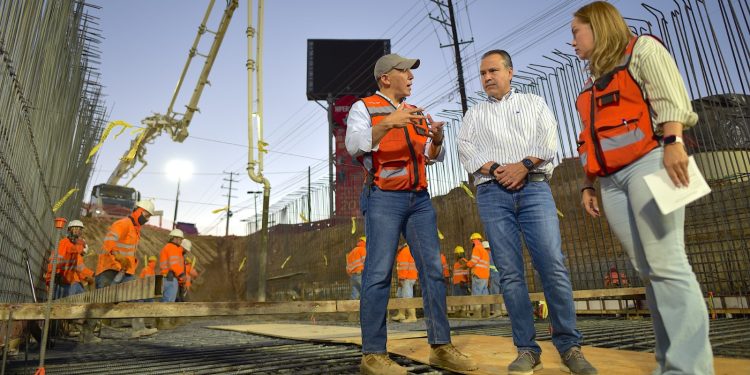 Van muy bien los avances en obra de paso a desnivel: Toño Astiazarán