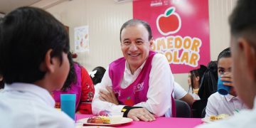 Gobernador Durazo arranca distribución de libros de texto y desayunos gratuitos para alumnos de educación básica