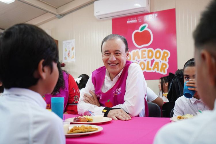Gobernador Durazo arranca distribución de libros de texto y desayunos gratuitos para alumnos de educación básica