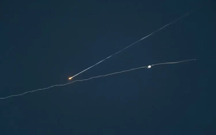 Israel ataca a Irán y declara el estado de emergencia en todo el país