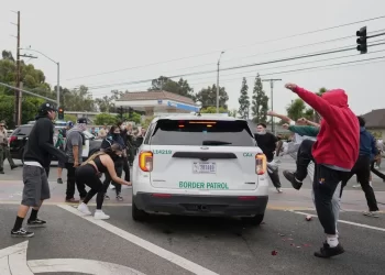 Realiza ICE nueva redada contra migrantes en Paramount, California