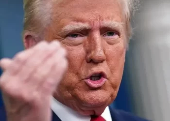 Darán “pase temporal” a migrantes que trabajan en industria agrícola y hotelera de EU