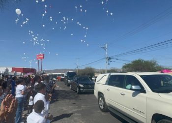 En lugar de graduación, su último adiós a niñas asesinadas en Sonora