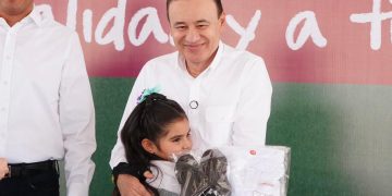 Gobernador Durazo concluye entrega de uniformes gratuitos en los 72 municipios