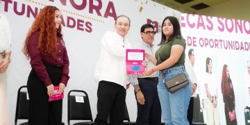 Gobernador Durazo impulsa la transformación de Nogales con más de mil becas universitarias y modernización carretera
