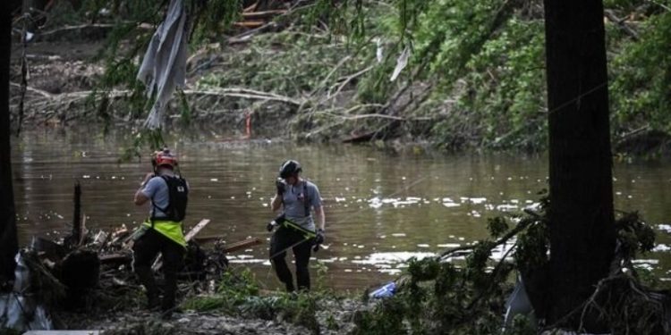 Sube a 104 la cifra de muertos por inundaciones en Texas