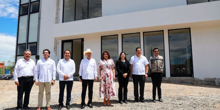 Gobernador Durazo acerca servicios de salud a comunidades rurales con ocho nuevas Clínicas Móviles