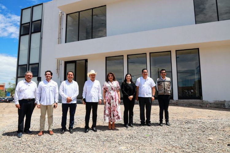 Gobernador Durazo acerca servicios de salud a comunidades rurales con ocho nuevas Clínicas Móviles