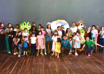 Disfrutan navojoenses obra de teatro que promueve el cuidado del agua, impulsada por Omar Del Valle Colosio
