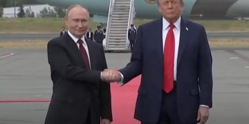 Trump y Putin ya se encuentran en Alaska para cumbre decisiva sobre Ucrania