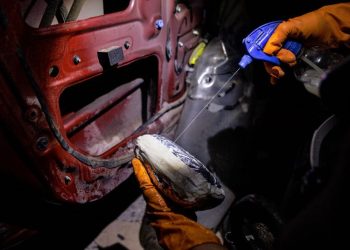 Compartimientos Secretos y Vigilantes del Cártel: Cómo Llega el Fentanilo a EE. UU.