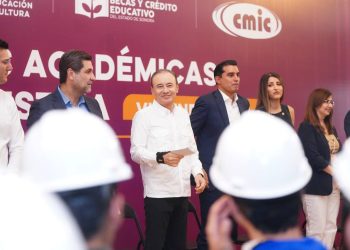 Gobernador Durazo y empresariado coordinan esfuerzos para profesionalizar a jóvenes en la industria con entrega de becas