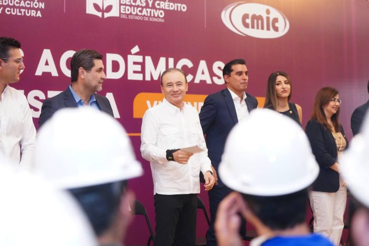 Gobernador Durazo y empresariado coordinan esfuerzos para profesionalizar a jóvenes en la industria con entrega de becas