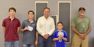 Apoya Toño Astiazarán a jóvenes deportistas para competencias internacionales