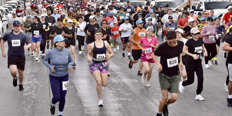 Encabeza Toño Astiazarán Primer Trote Amistoso en Nogales junto a más de 1500 corredores