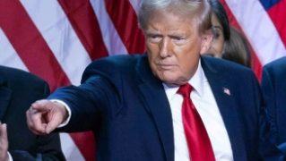 Advierte Trump que “derribará” aviones venezolanos que sean amenaza