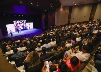 Diputado Omar Del Valle Colosio rinde su Primer Informe de Labores Legislativas en Hermosillo