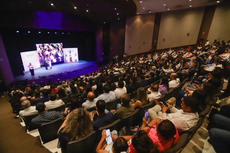 Diputado Omar Del Valle Colosio rinde su Primer Informe de Labores Legislativas en Hermosillo