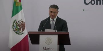 Por huachicol, caen empresarios y ex funcionarios junto con vicealmirante