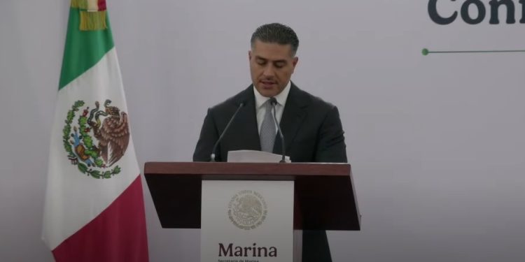 Por huachicol, caen empresarios y ex funcionarios junto con vicealmirante