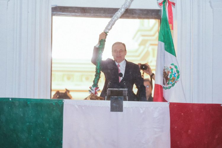 Gobernador Durazo encabeza ceremonia de 215 Aniversario del Grito de Independencia
