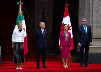 Recibe Sheinbaum al primer ministro de Canadá, Mark Carney, en la Puerta de Honor de Palacio Nacional