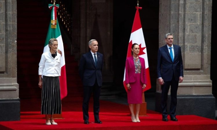 Recibe Sheinbaum al primer ministro de Canadá, Mark Carney, en la Puerta de Honor de Palacio Nacional