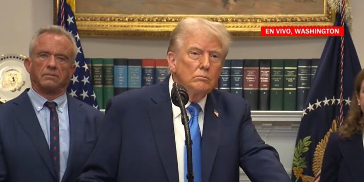 Trump advierte que uso de paracetamol en el embarazo está asociada con autismo: “Limiten el uso de Tylenol”