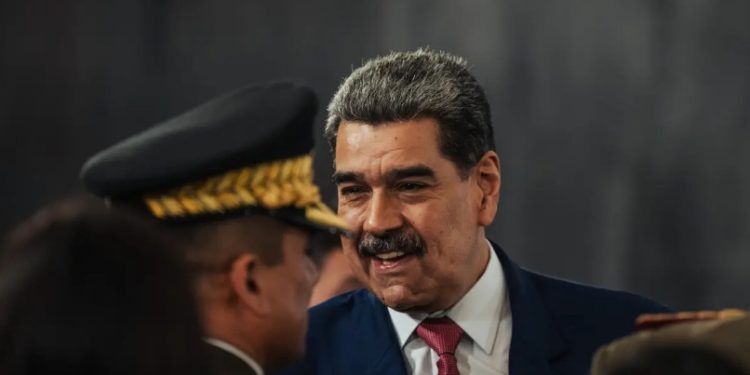 Altos funcionarios de Trump presionan para derrocar a Maduro en Venezuela