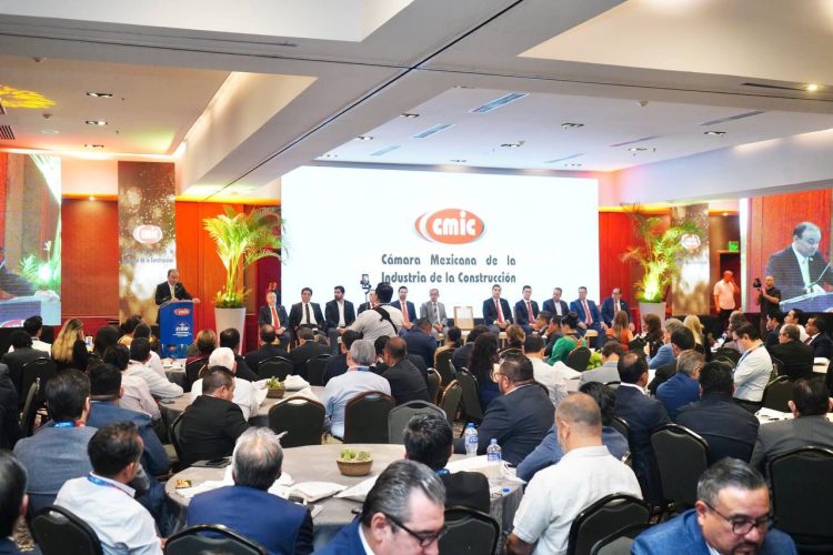 Reconocen empresarios liderazgo de Gobernador Durazo en obras estratégicas durante reunión nacional del sector