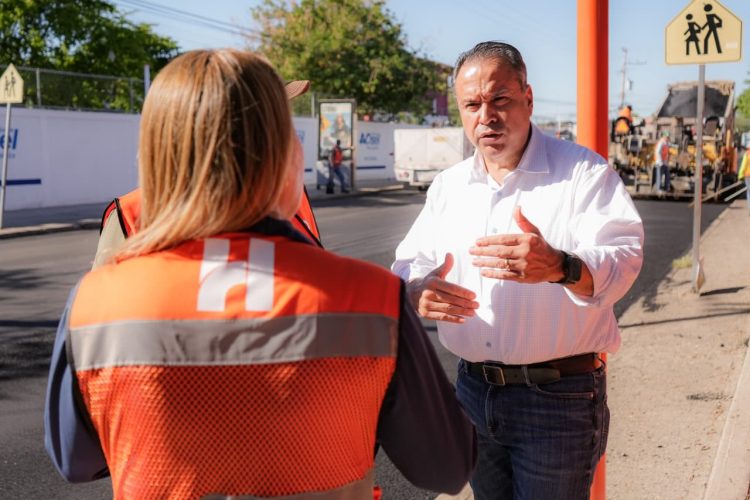 Supervisa Toño Astiazarán mantenimiento mayor en calle Olivares
