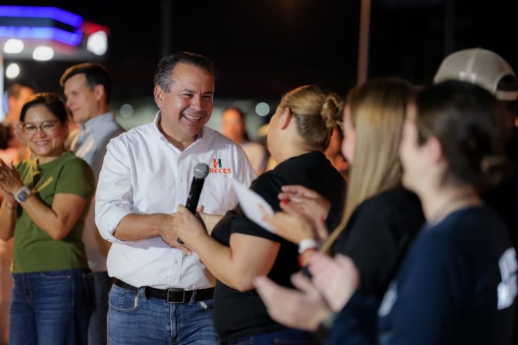 Entrega Toño Astiazarán andador lineal Lázaro Cárdenas, obra elegida por vecinos a través del presupuesto CRECES