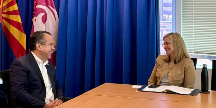 Destaca Toño Astiazarán virtudes de Hermosillo como polo de inversión ante empresarios y alcaldesa de Phoenix Kate Gallego