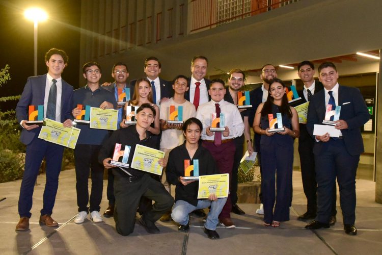 Destaca Toño Astiazarán talento de jóvenes en Premio Municipal de la Juventud 2025