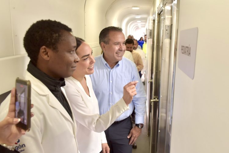 Da bienvenida Toño Astiazarán a servicios de salud del Dr. Vagón en Hermosillo