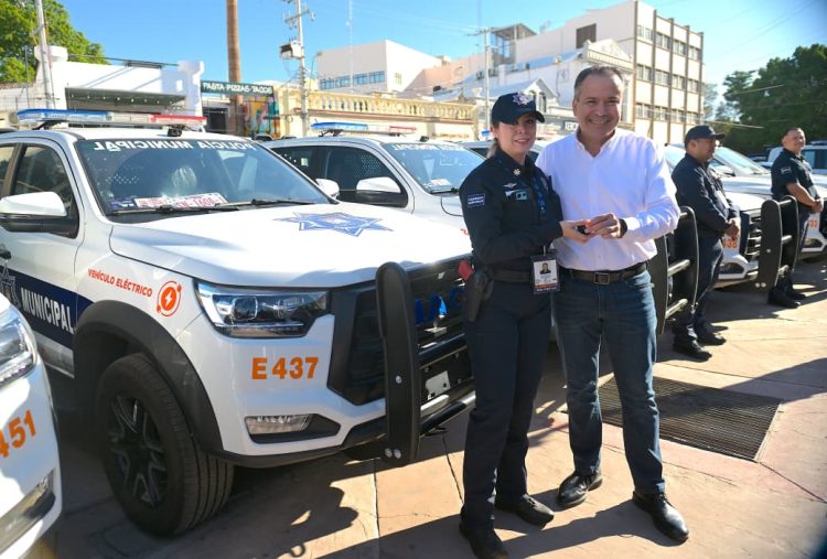 Entrega Toño Astiazarán 70 nuevas patrullas eléctricas, suman 354 para proteger a familias hermosillenses