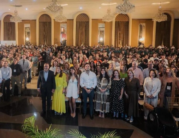 Toño Astiazarán y Patricia Ruibal inauguran el Tercer Congreso de la Familia