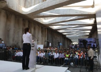 Presidenta Claudia Sheinbaum entrega 510 escrituras y constancias de reducción en Tepic, nayarit: “se está haciendo por justicia”